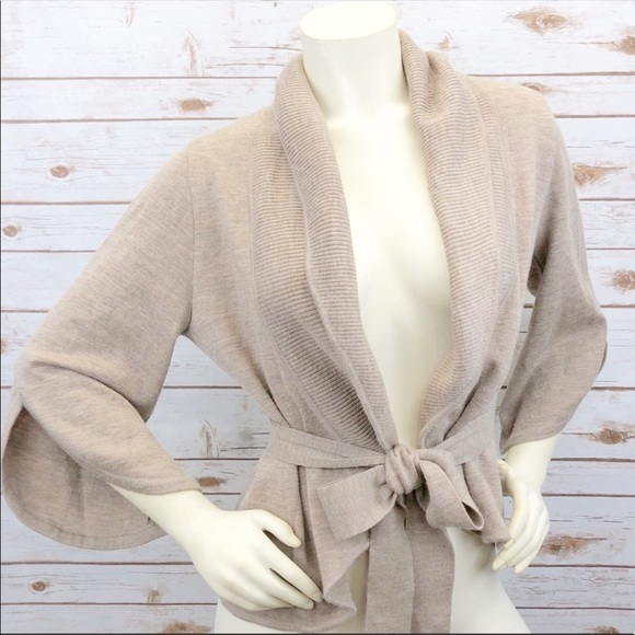 BCBGMaxAzria Jackets & Blazers - BcbgMaxAzria Merino Wool Wrap Sz M :: S19